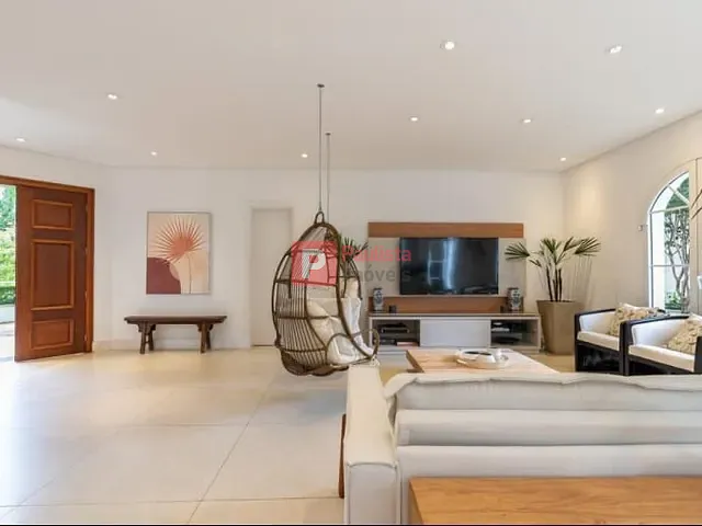 Sobrado com 550m² 4 quartos e 6 banheiros, à venda, no bairro Jardim Petrópolis em São Paulo