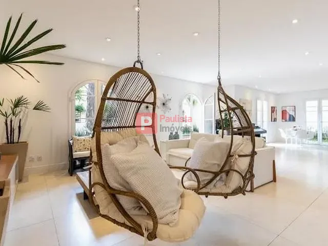 Sobrado com 550m² 4 quartos e 6 banheiros, à venda, no bairro Jardim Petrópolis em São Paulo