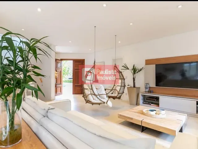 Sobrado com 550m² 4 quartos e 6 banheiros, à venda, no bairro Jardim Petrópolis em São Paulo