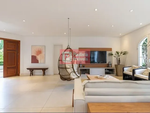 Sobrado com 550m² 4 quartos e 6 banheiros, à venda, no bairro Jardim Petrópolis em São Paulo