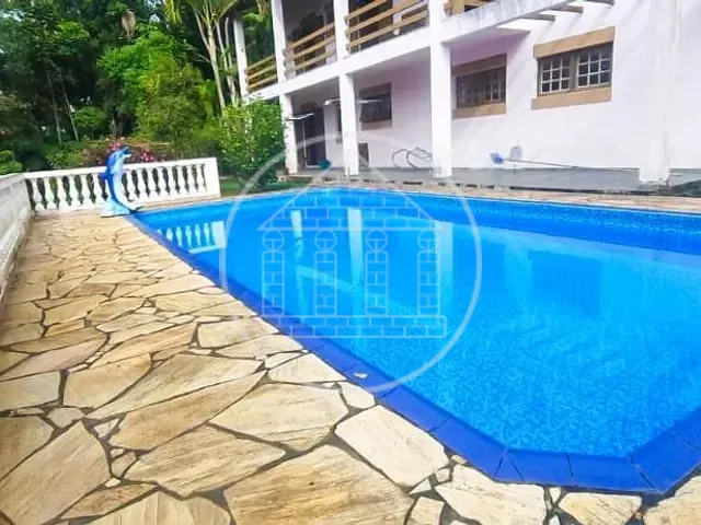 Sobrado com 1600m² 4 quartos e 4 banheiros, à venda, no bairro Fazenda da Ilha em Embu-Guaçu