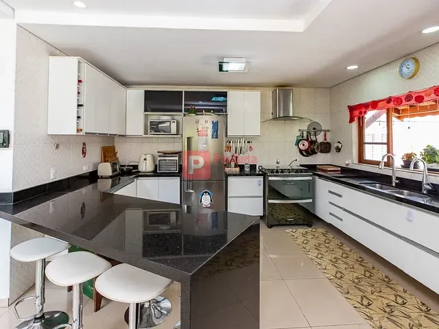 Sobrado com 697m² 3 quartos e 6 banheiros, à venda, no bairro Interlagos em São Paulo