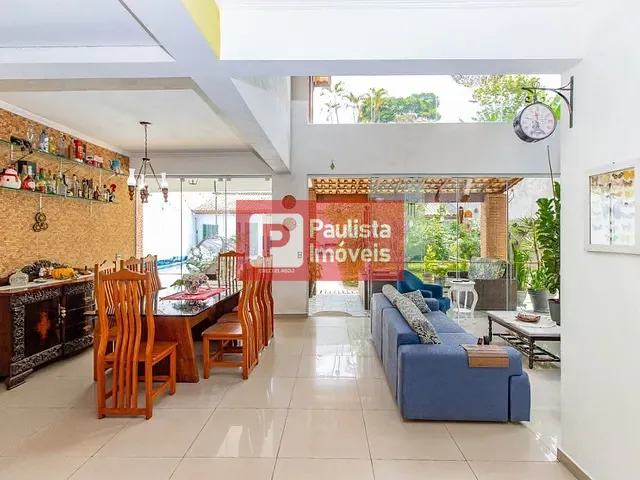 Sobrado com 697m² 3 quartos e 6 banheiros, à venda, no bairro Interlagos em São Paulo