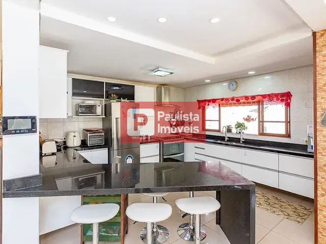 Sobrado com 697m² 3 quartos e 6 banheiros, à venda, no bairro Interlagos em São Paulo