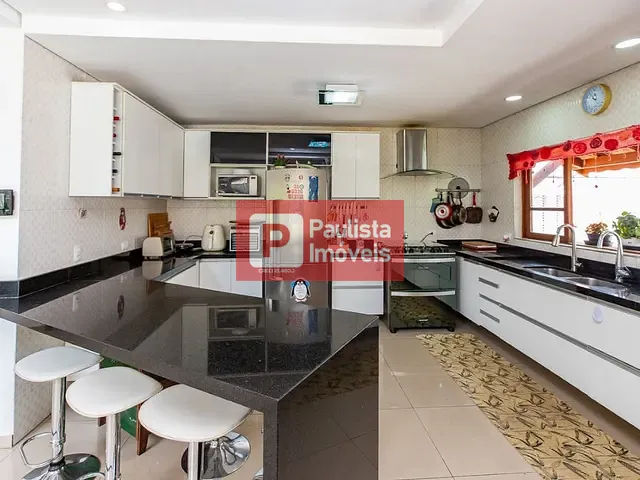 Sobrado com 697m² 3 quartos e 6 banheiros, à venda, no bairro Interlagos em São Paulo