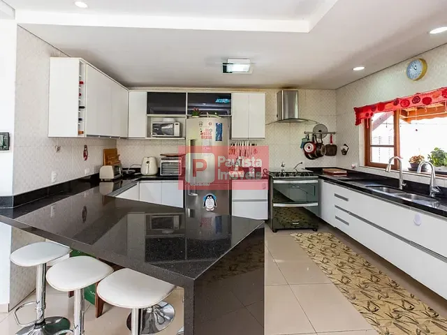 Sobrado com 697m² 3 quartos e 6 banheiros, à venda, no bairro Interlagos em São Paulo