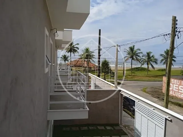 Sobrado com 115m² 4 quartos e 2 banheiros, à venda, no bairro Cibratel II em Itanhaém