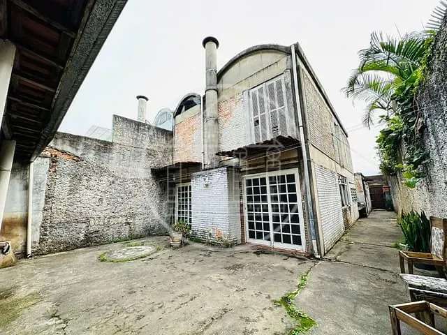 Sobrado com 239m² 2 quartos e 2 banheiros, à venda, no bairro Vila Nova Caledônia em São Paulo