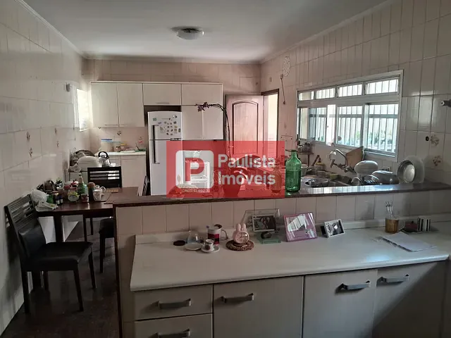 Sobrado com 300m² 4 quartos e 3 banheiros, à venda ou para alugar, no bairro Campo Belo em São Paulo