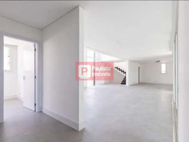 Sobrado com 712m² 4 quartos e 5 banheiros, à venda, no bairro Jardim Cordeiro em São Paulo