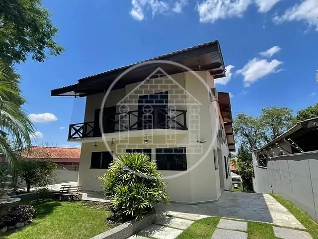 Sobrado com 647m² 3 quartos e 2 banheiros, à venda, no bairro Interlagos em São Paulo