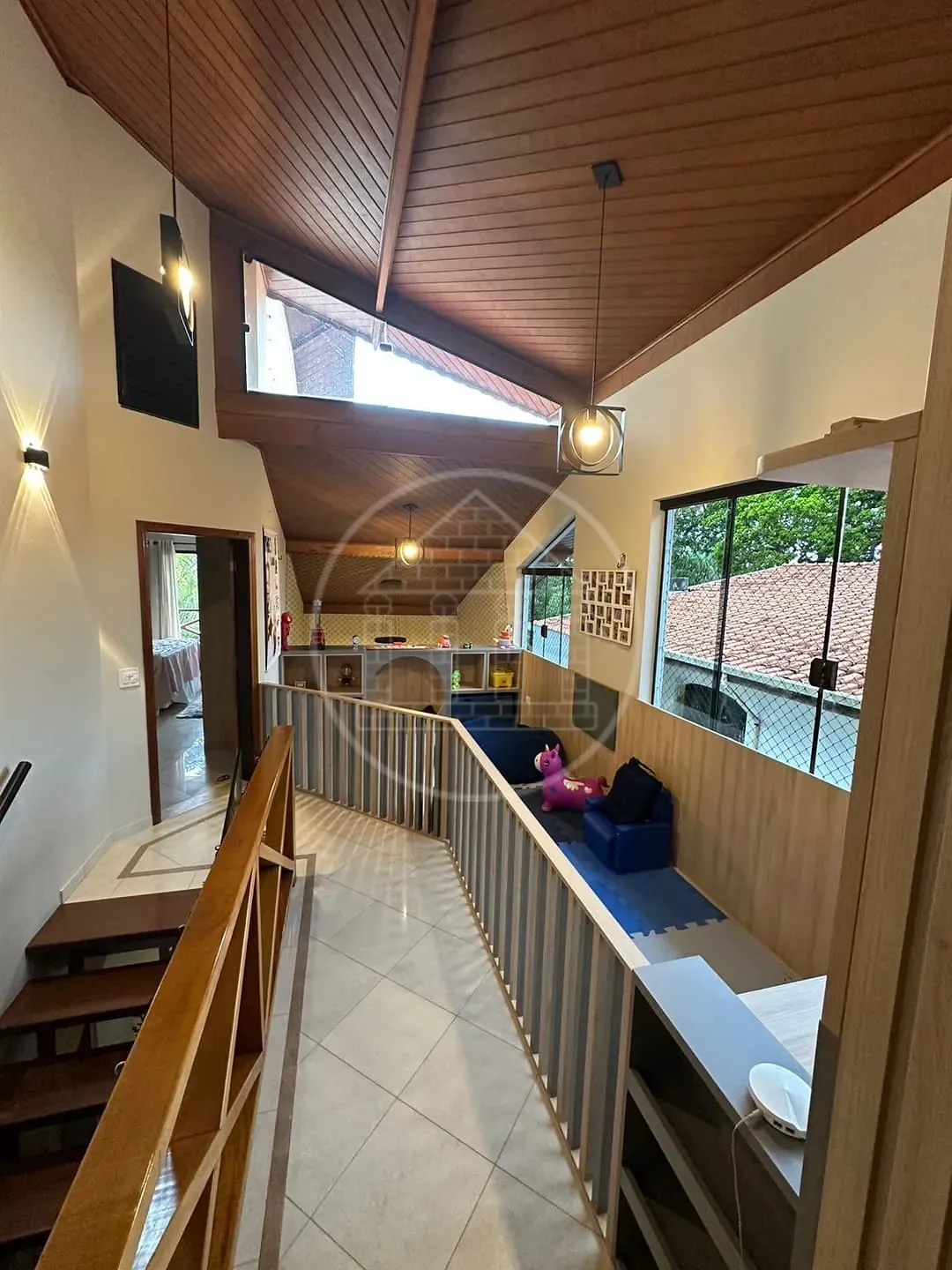 Sobrado, 3 quartos, 427 m² - Foto 1