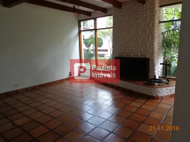 Sobrado com 1200m² 4 quartos e 3 banheiros, à venda, no bairro Interlagos em São Paulo