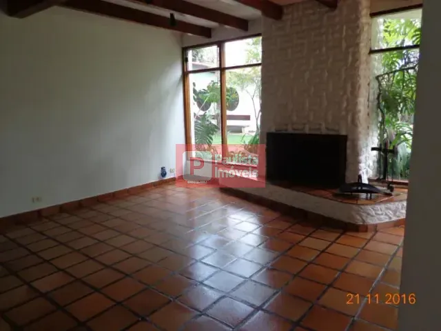 Sobrado com 1200m² 4 quartos e 3 banheiros, à venda, no bairro Interlagos em São Paulo