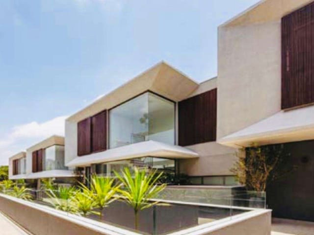 Foto do Sobrado - Sobrado Novo à Venda com  672m², 3 suítes, 4 vagas, piscina no Jd. Petrópolis, São Paulo, SP | Paulista Imóveis