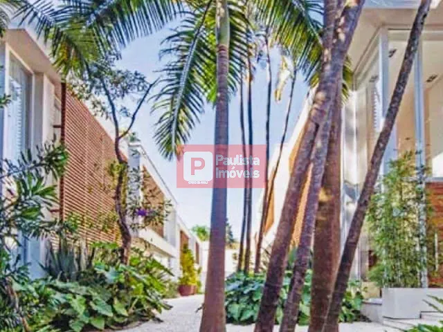Sobrado 3 quartos e 4 banheiros, à venda, no bairro Jardim Petrópolis em São Paulo