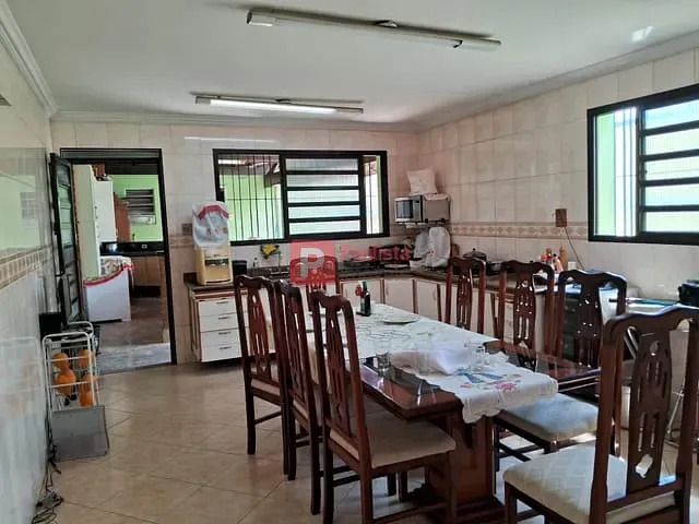Sobrado com 200m² 3 quartos e 4 banheiros, à venda, no bairro Vila Alexandria em São Paulo