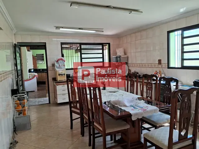 Sobrado com 200m² 3 quartos e 4 banheiros, à venda, no bairro Vila Alexandria em São Paulo