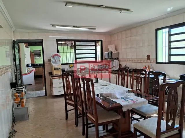 Sobrado com 200m² 3 quartos e 4 banheiros, à venda, no bairro Vila Alexandria em São Paulo