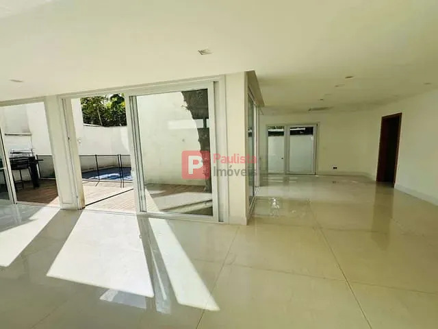 Sobrado com 365m² 4 quartos e 6 banheiros, à venda, no bairro Jardim Petrópolis em São Paulo
