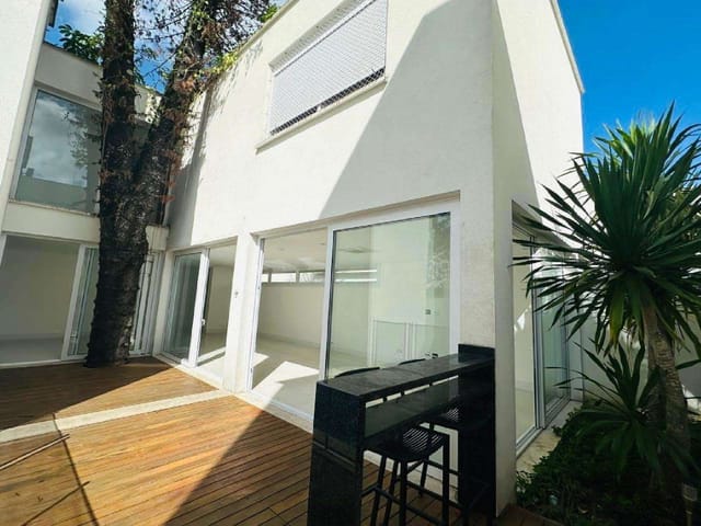 Foto do Sobrado - Sobrado Novo à Venda com 365m², 4 suítes, 6 vagas de garagem no subsolo no Jardim Petrópolis, São Paulo-SP | Paulista Imóveis