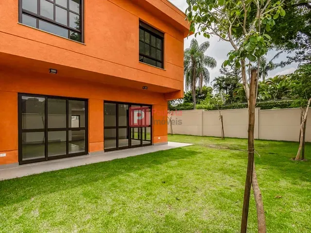 Sobrado com 345m² 4 quartos e 5 banheiros, à venda, no bairro Jardim Prudência em São Paulo