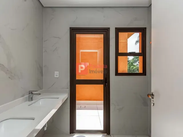 Sobrado com 347m² 4 quartos e 5 banheiros, à venda, no bairro Jardim Prudência em São Paulo