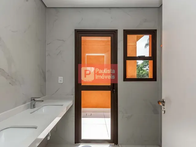 Sobrado com 347m² 4 quartos e 5 banheiros, à venda, no bairro Jardim Prudência em São Paulo