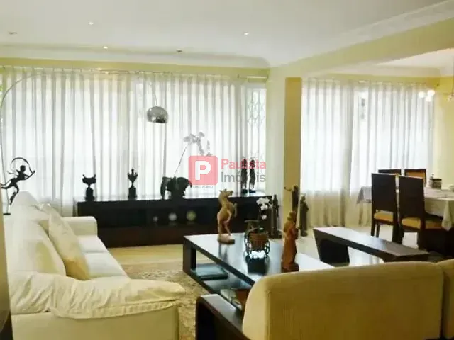 Sobrado com 1000m² 3 quartos e 5 banheiros, à venda ou para alugar, no bairro Campo Belo em São Paulo