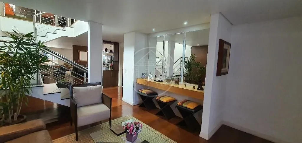 Sobrado, 4 quartos, 350 m² - Foto 1
