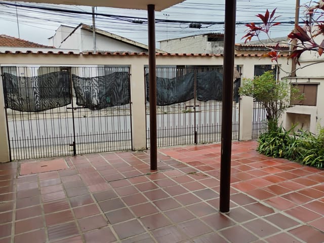 Foto do Sobrado - Sobrado para venda ou locação, Bairro Socorro, 03 Dormitórios,Corredor lateral, 02 Vagas | Paulista Imóveis