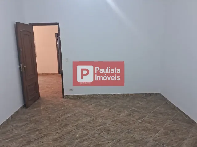 Sobrado com 120m² 3 quartos e 2 banheiros, para alugar, no bairro Campo Belo em São Paulo