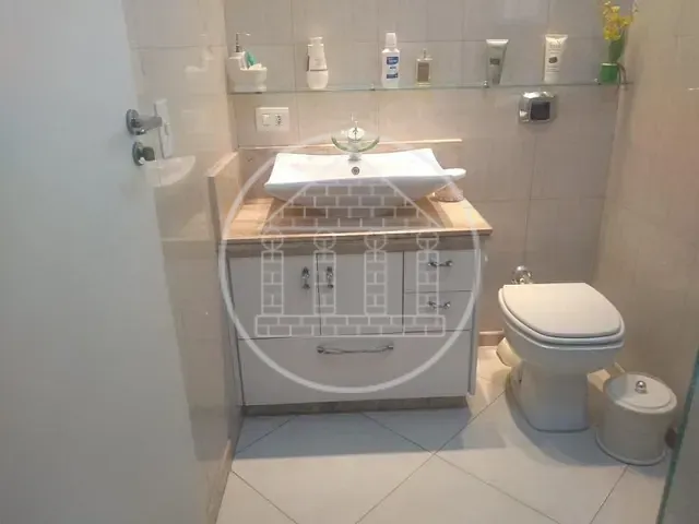 Sobrado com 200m² 2 quartos e 3 banheiros, à venda, no bairro Interlagos em São Paulo
