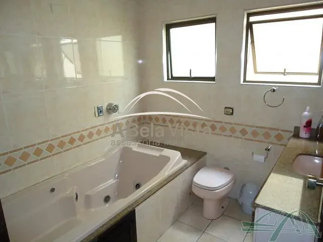 Sobrado com 180m² 3 quartos e 2 banheiros, à venda, no bairro Ayrosa em Osasco