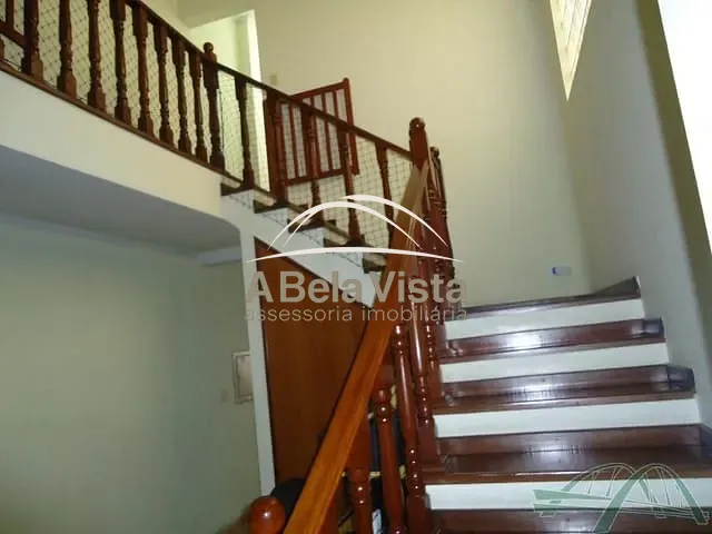 Sobrado com 180m² 3 quartos e 2 banheiros, à venda, no bairro Ayrosa em Osasco