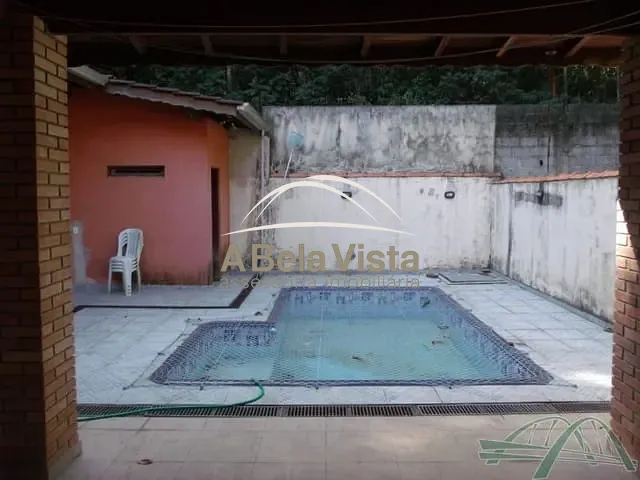 Sobrado com 300m² 4 quartos e 4 banheiros, à venda, no bairro Parque Nova Jandira em Jandira