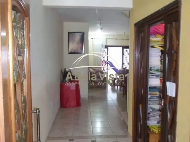 Sobrado com 300m² 4 quartos e 4 banheiros, à venda, no bairro Parque Nova Jandira em Jandira