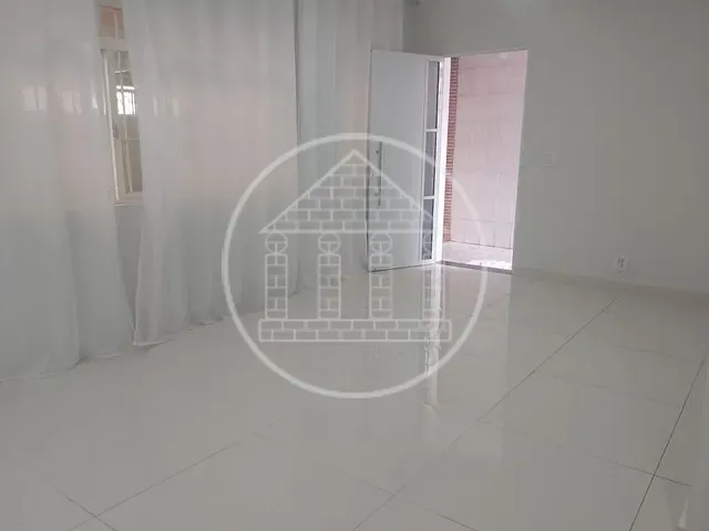 Sobrado com 250m² 3 quartos e 2 banheiros, à venda, no bairro Parque Alto do Rio Bonito em São Paulo