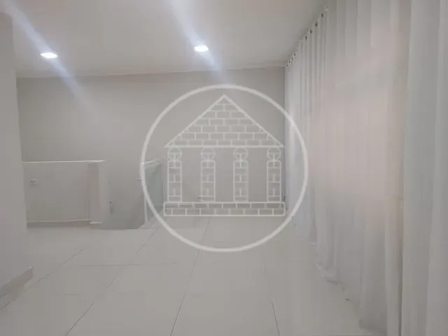 Sobrado com 250m² 3 quartos e 2 banheiros, à venda, no bairro Parque Alto do Rio Bonito em São Paulo