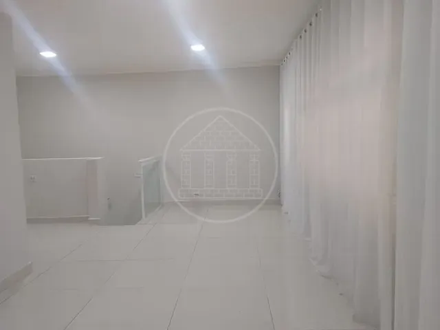 Sobrado com 250m² 3 quartos e 2 banheiros, à venda, no bairro Parque Alto do Rio Bonito em São Paulo