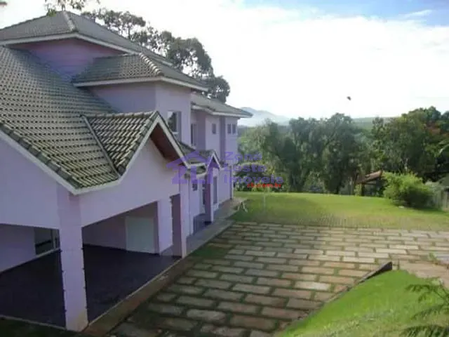 Sobrado com 2700m² 4 quartos e 3 banheiros, à venda, no bairro Morro Verde em Bragança Paulista