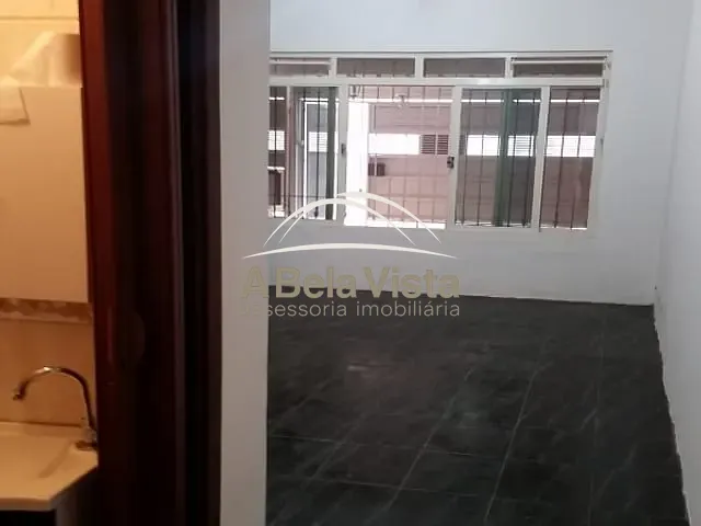 Sobrado 3 quartos e 2 banheiros, para alugar, no bairro Bela Vista em Osasco