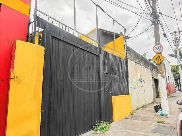 Sobrado com 203m² 2 quartos e 2 banheiros, à venda ou para alugar, no bairro Santo Amaro em São Paulo