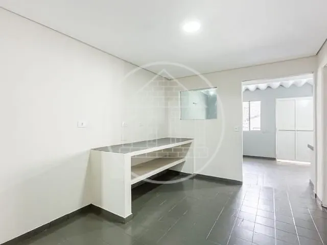 Sobrado com 220m², para alugar, no bairro Chácara Santo Antônio em São Paulo