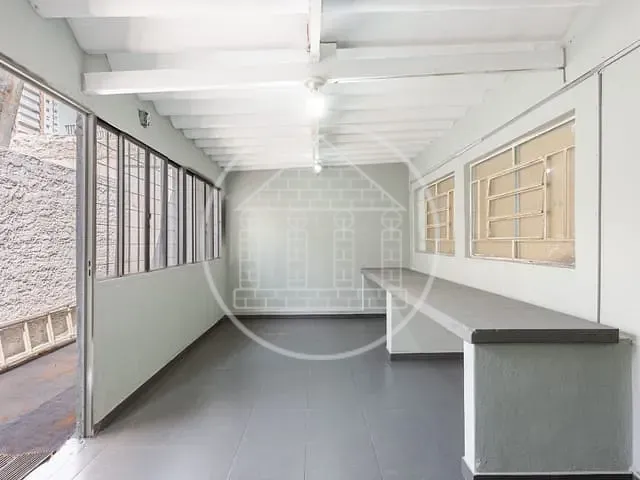 Sobrado com 220m², para alugar, no bairro Chácara Santo Antônio em São Paulo