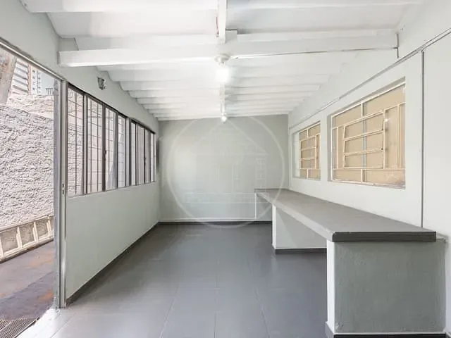 Sobrado com 220m², para alugar, no bairro Chácara Santo Antônio em São Paulo