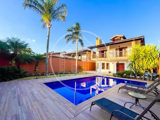 Sobrado com 600m² 4 quartos e 4 banheiros, à venda, no bairro Interlagos em São Paulo
