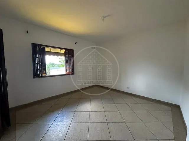 Sobrado com 250m² 5 quartos e 4 banheiros, para alugar, no bairro Jardim das Imbuias em São Paulo