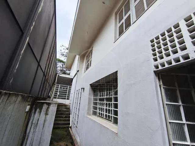 Sobrado com 253m² 4 quartos e 2 banheiros, à venda, no bairro Jardim Petrópolis em São Paulo