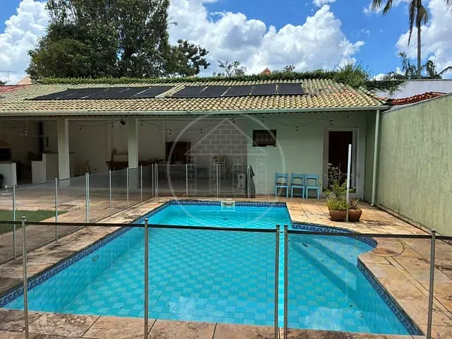 Sobrado com 570m² 5 quartos e 7 banheiros, à venda ou para alugar, no bairro Interlagos em São Paulo